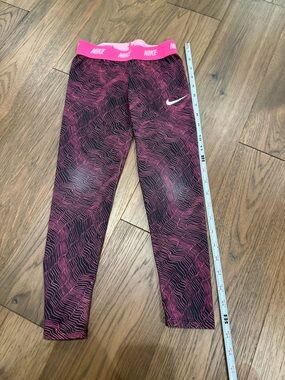 Nike Girls Dri-FIT Leggings Size 6X Pink Black Wavy Pattern 6-7 Yrs